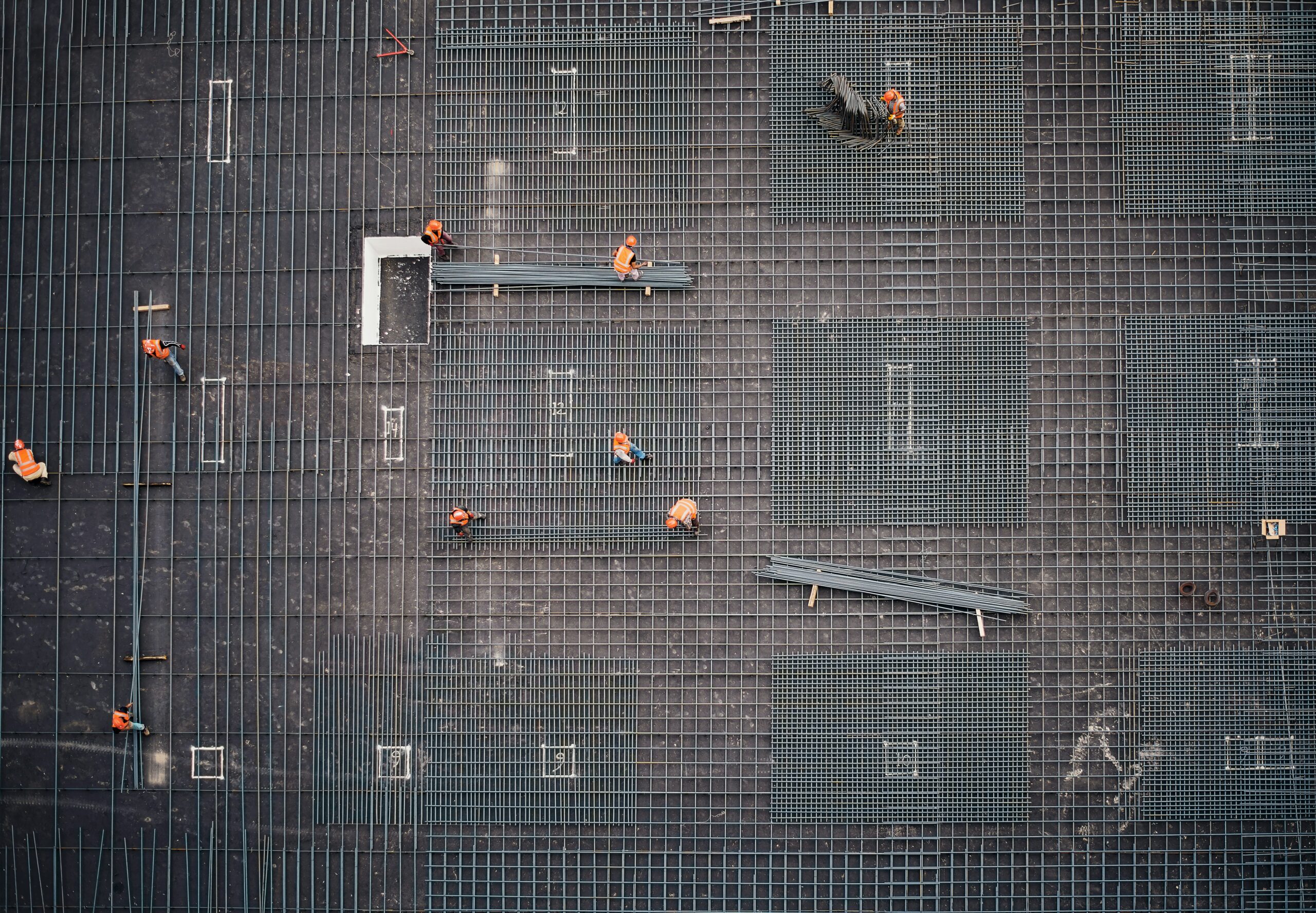 Technician installing a bonded 4G/5G router for construction site internet solutions